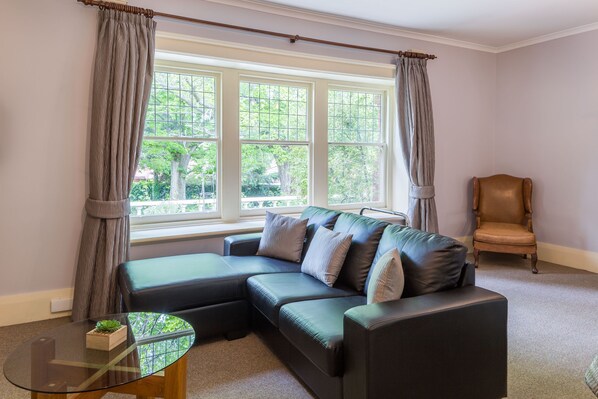 One Bedroom Apartment  | Living room | 1-inch TV with digital channels