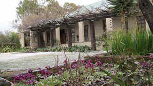 Garden - Top House Bed & Breakfast (Mantsopa)