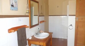 Free toiletries, towels - Top House Bed & Breakfast (Mantsopa)