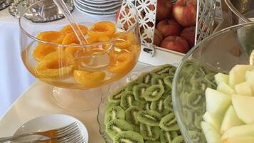 Tägliches inbegriffenes kontinentales Frühstück