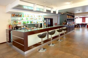 Bar (trong khuôn viên)