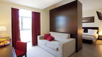 Minibar, in-room safe, iron/ironing board, free WiFi