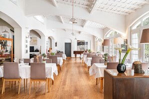 تقديم الإفطار والعشاء، إطلالات على الحديقة