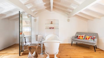 Superior-suite | Badeværelse | Gratis toiletartikler, hårtørrer, badekåber, hjemmesko