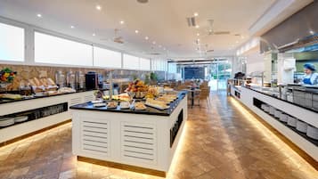 Petit déjeuner buffet (15 EUR par personne)