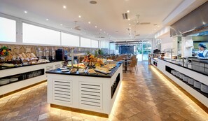 Colazione a buffet, servita tutte le mattine (15 EUR a persona)