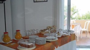 Breakfast buffet