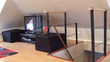 Penthouse - smekmÄnad - havsutsikt | Vardagsrum | 42-tums LED-tv med satellitkanaler, tv och dvd-spelare