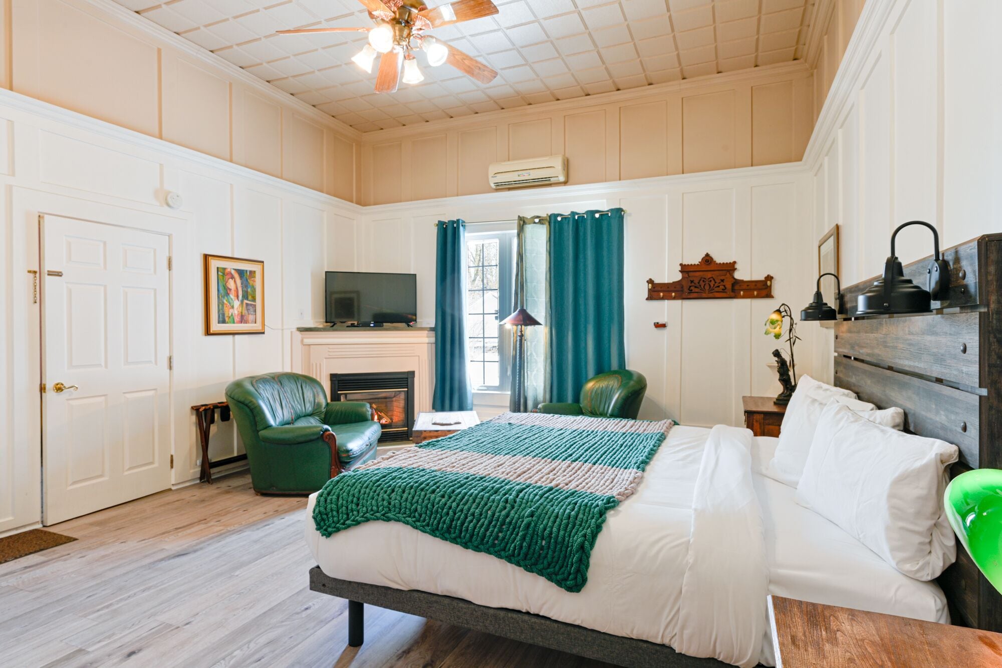 deluxe double room | free wifi