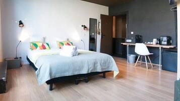 Economy Double Room | Hypo-allergenic bedding, in-room safe, individually furnished, desk