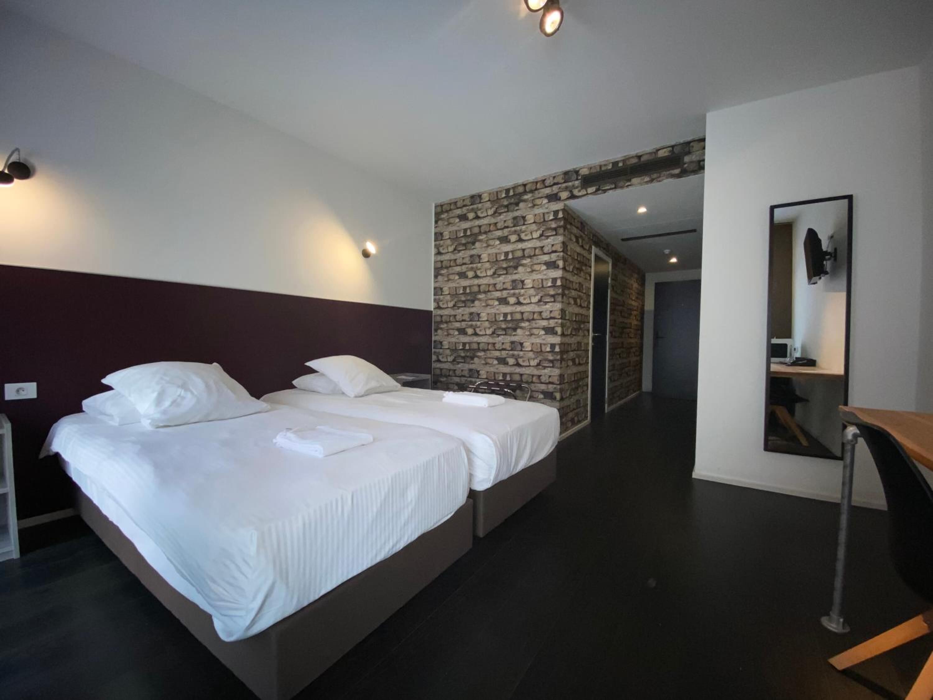 hypo-allergenic bedding, in-room safe, individually furnished, desk