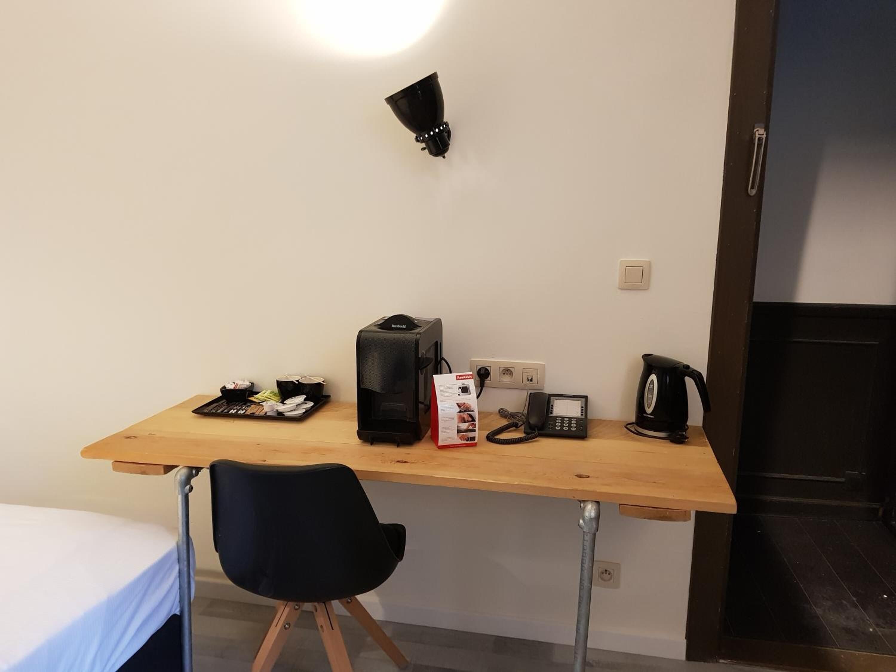 hypo-allergenic bedding, in-room safe, individually furnished, desk