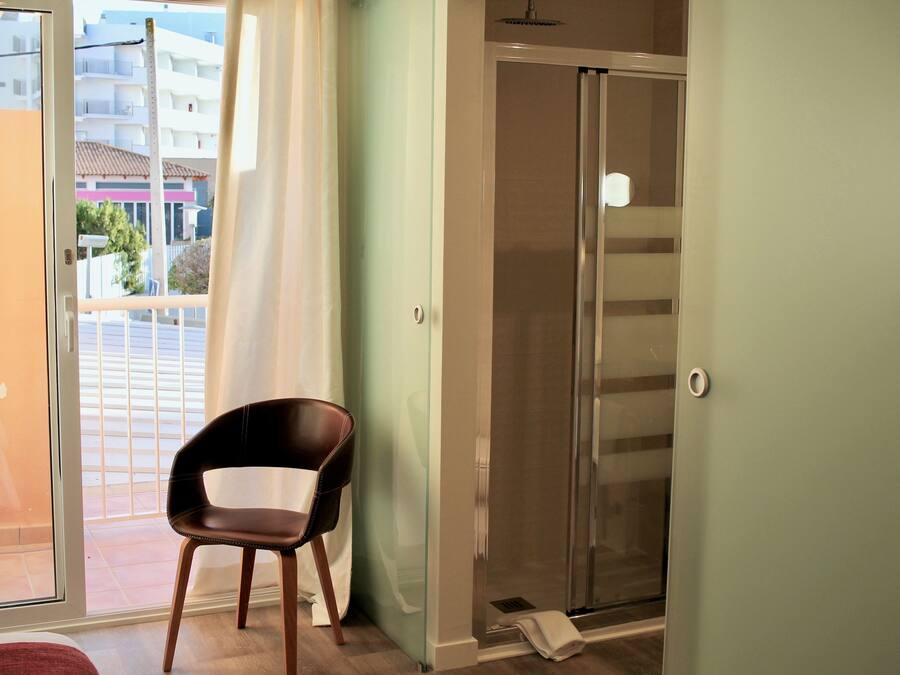 Classic Single Room, Terrace | Bathroom | Hair dryer, towels