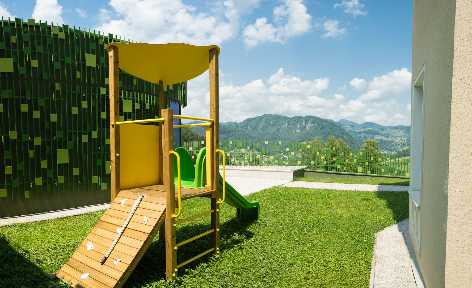 children’s play area – outdoor