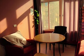 Accès au Wi-Fi (inclus), literie fournie