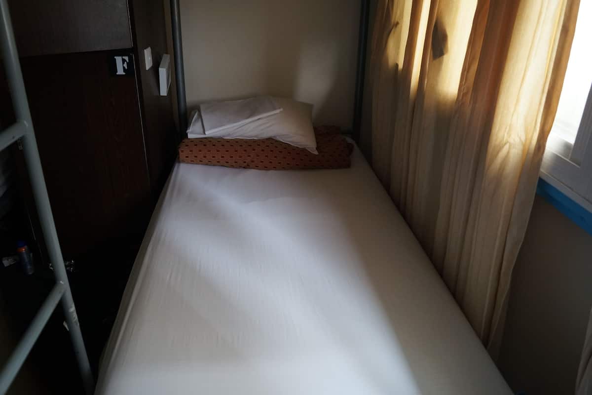Free WiFi, bed sheets