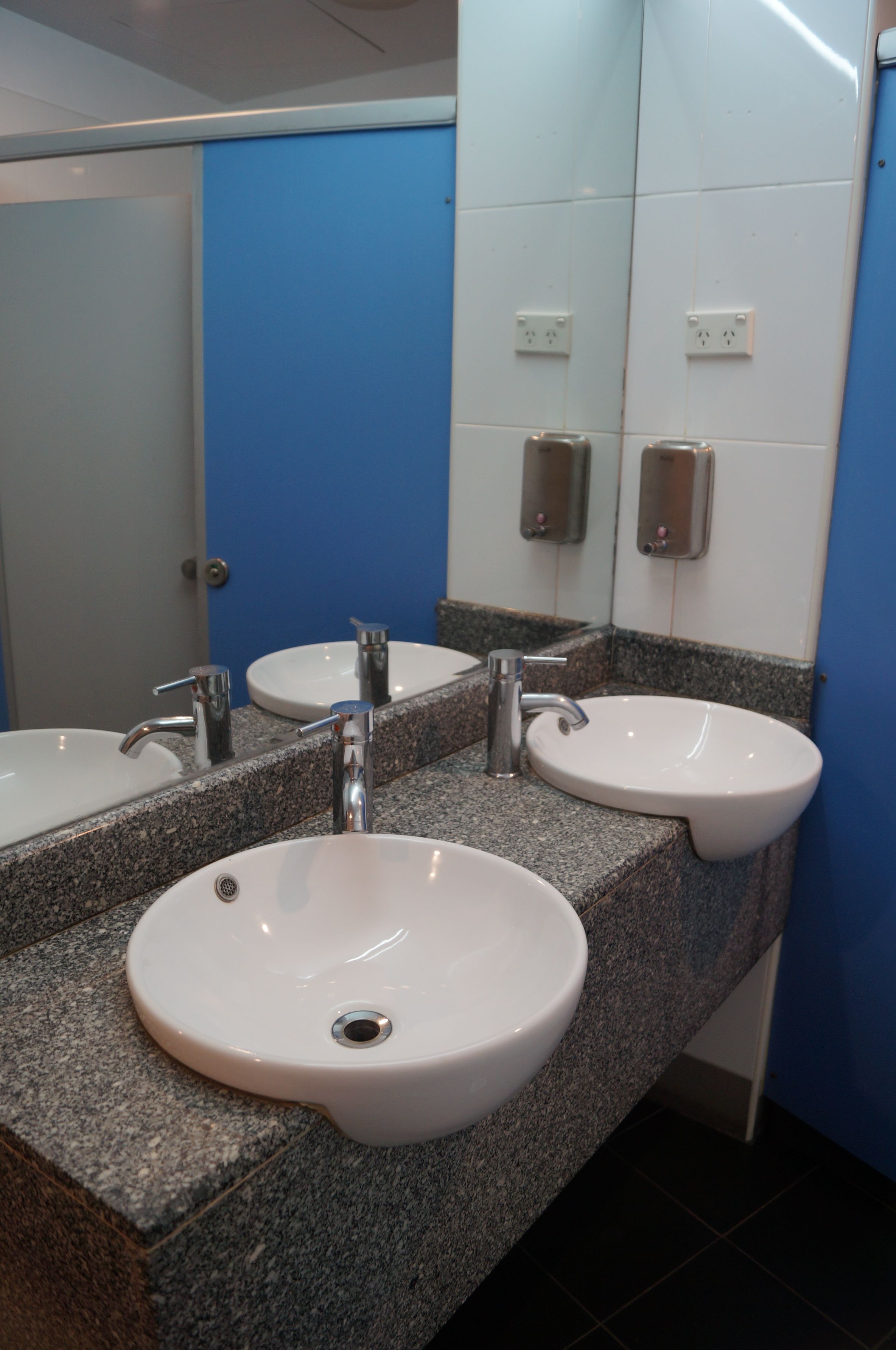 Photo - 790 on George Backpackers