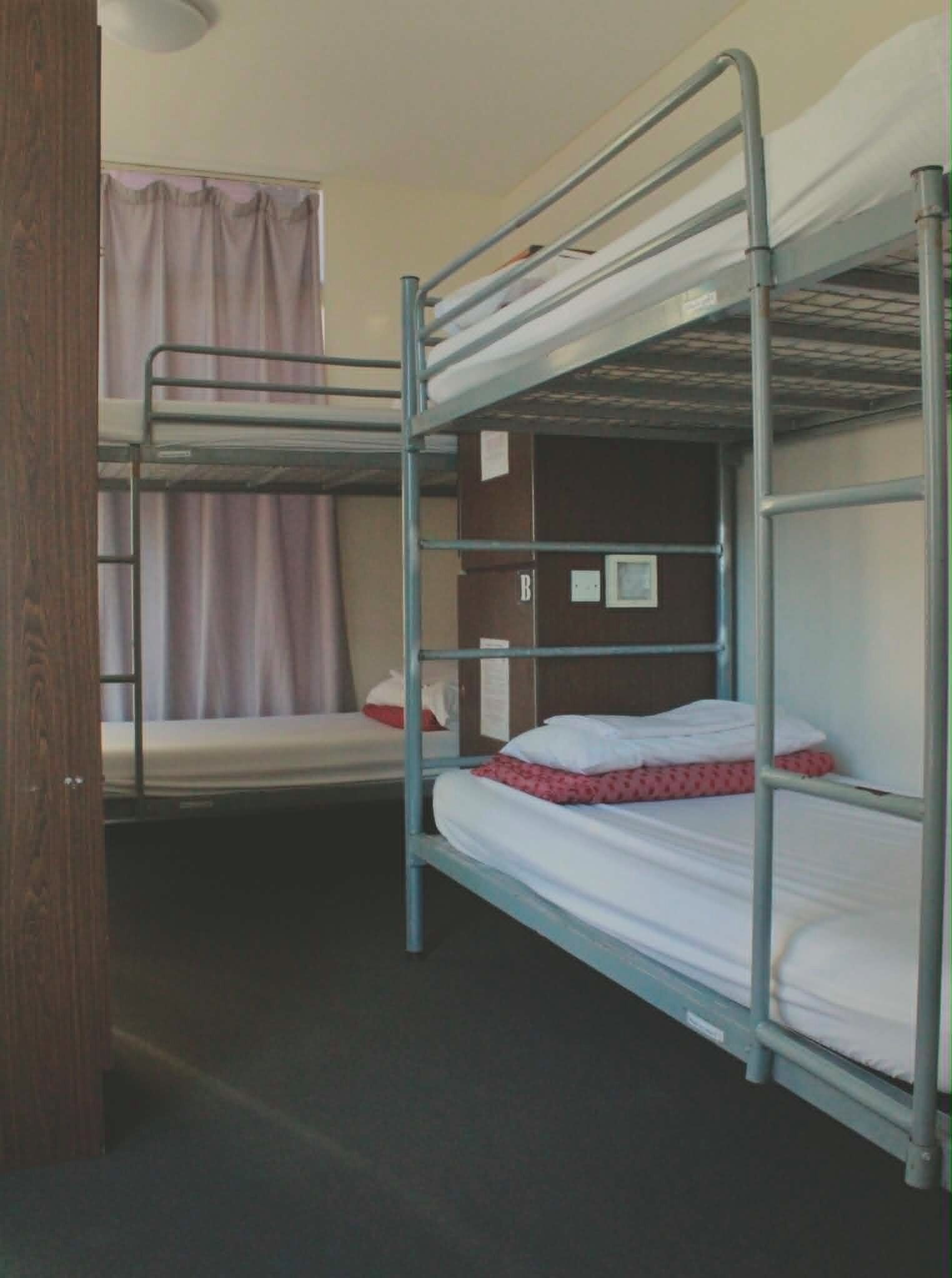 WiFi (free), bed sheets