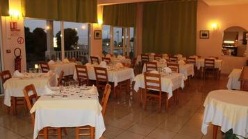 Local and international cuisine