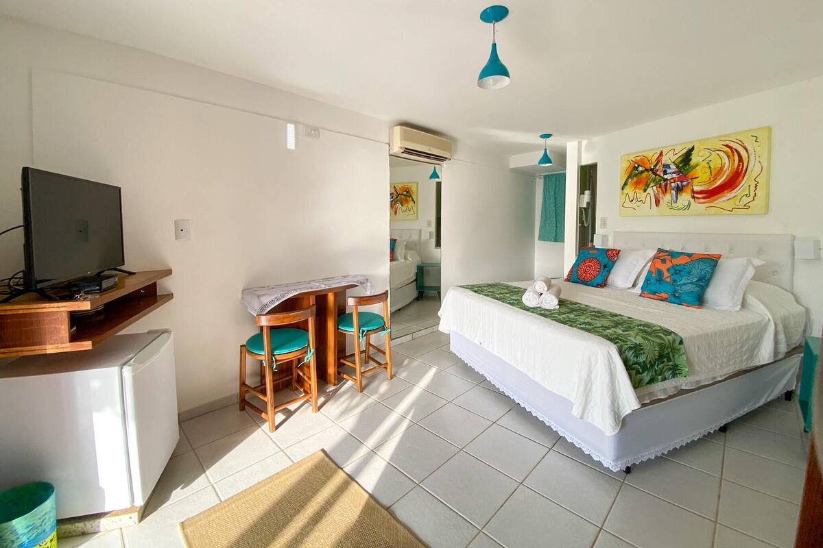 Premium bedding, minibar, WiFi (free), bed sheets