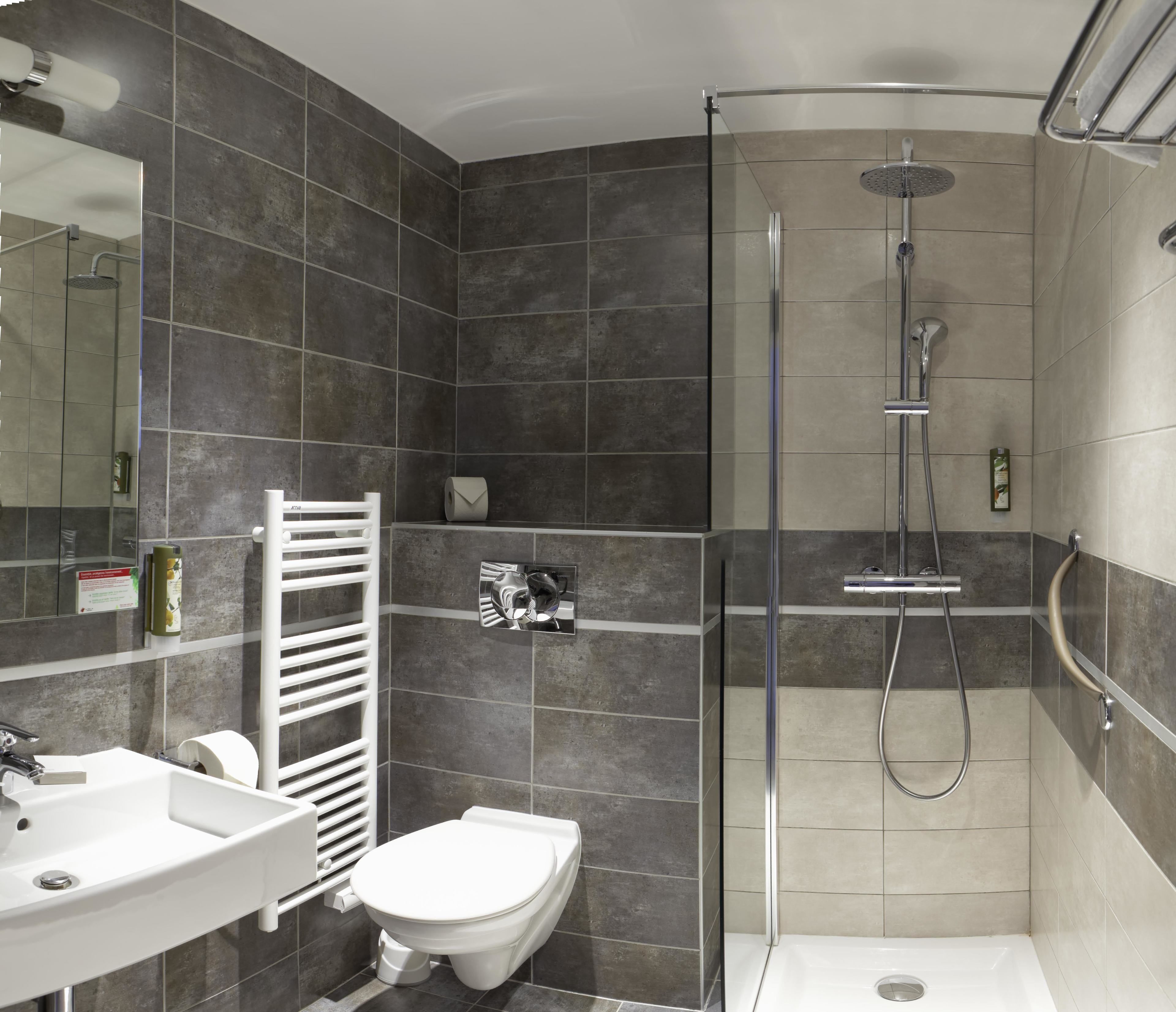classic twin room | bathroom | rainfall showerhead, free toiletries, hair dryer, towels