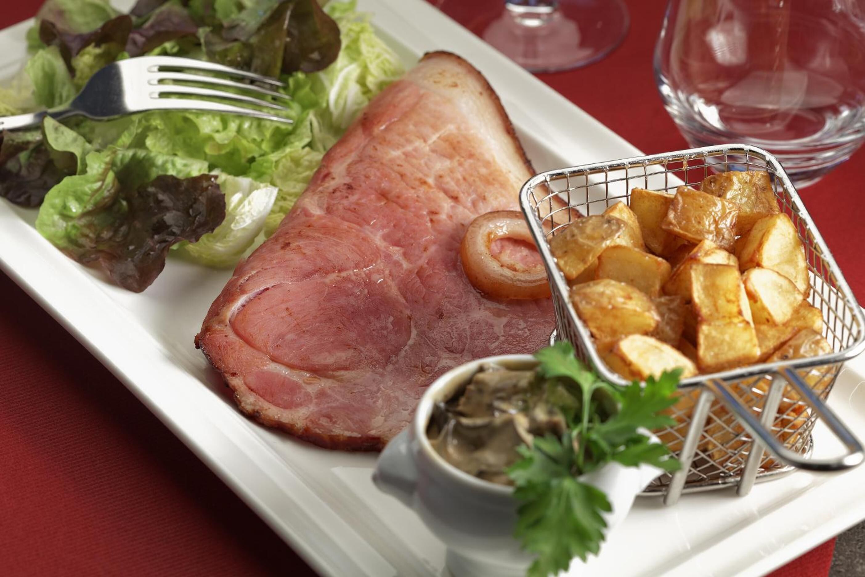 breakfast, lunch, dinner served; regional cuisine