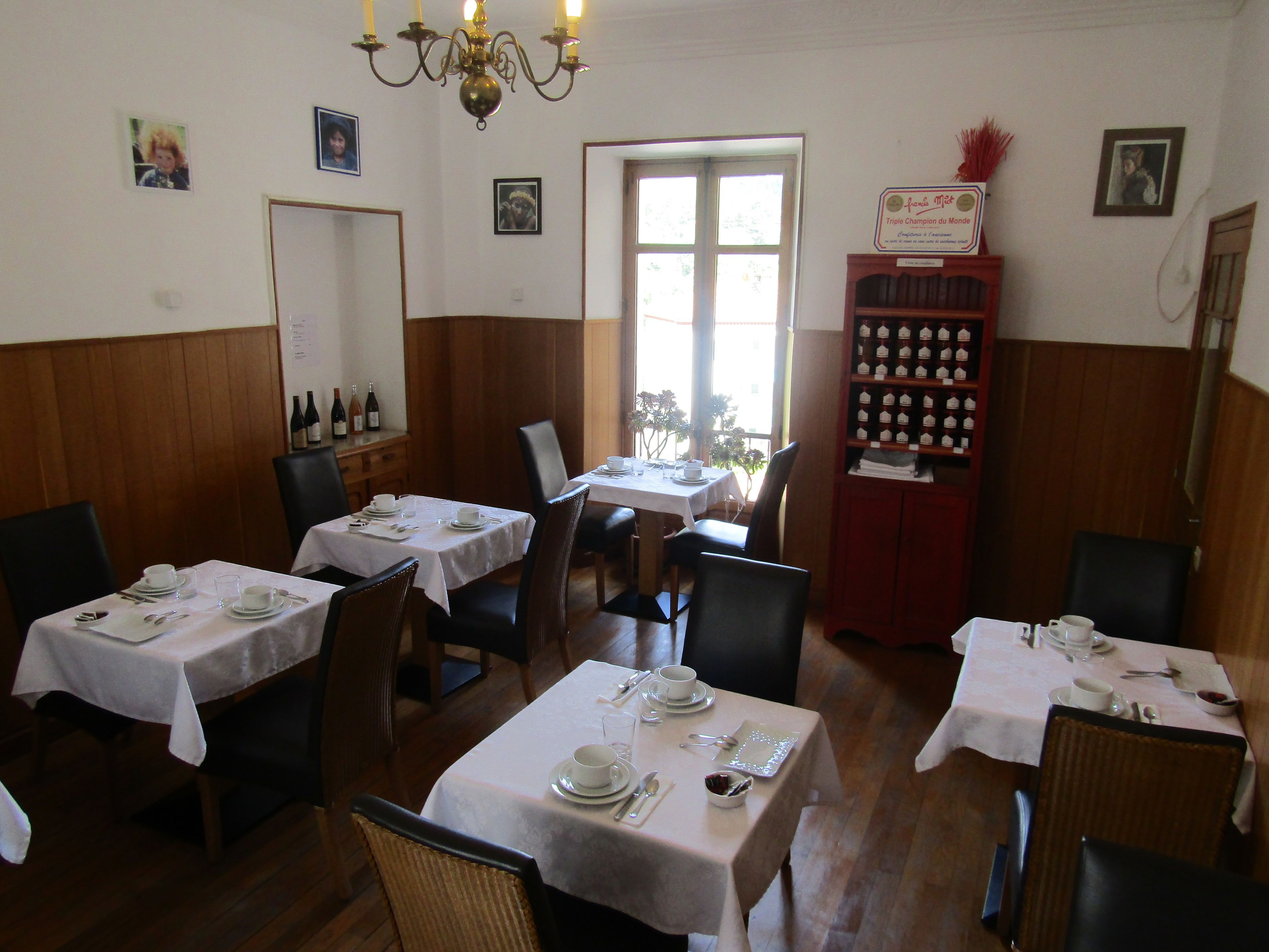 restaurant
