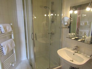 Double Room Single Use | Bathroom