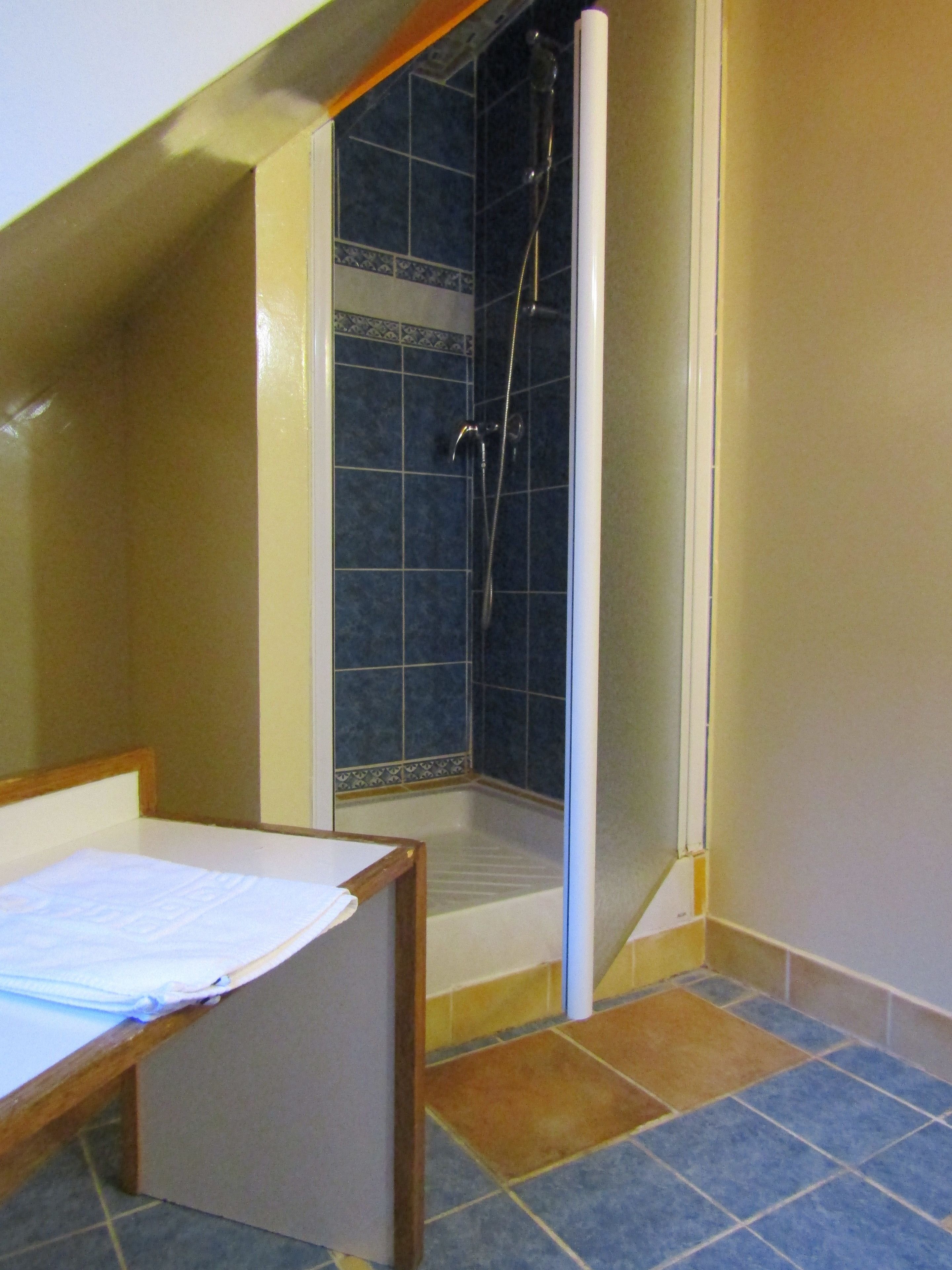 loft, mountain view | bathroom | free toiletries, hair dryer, towels