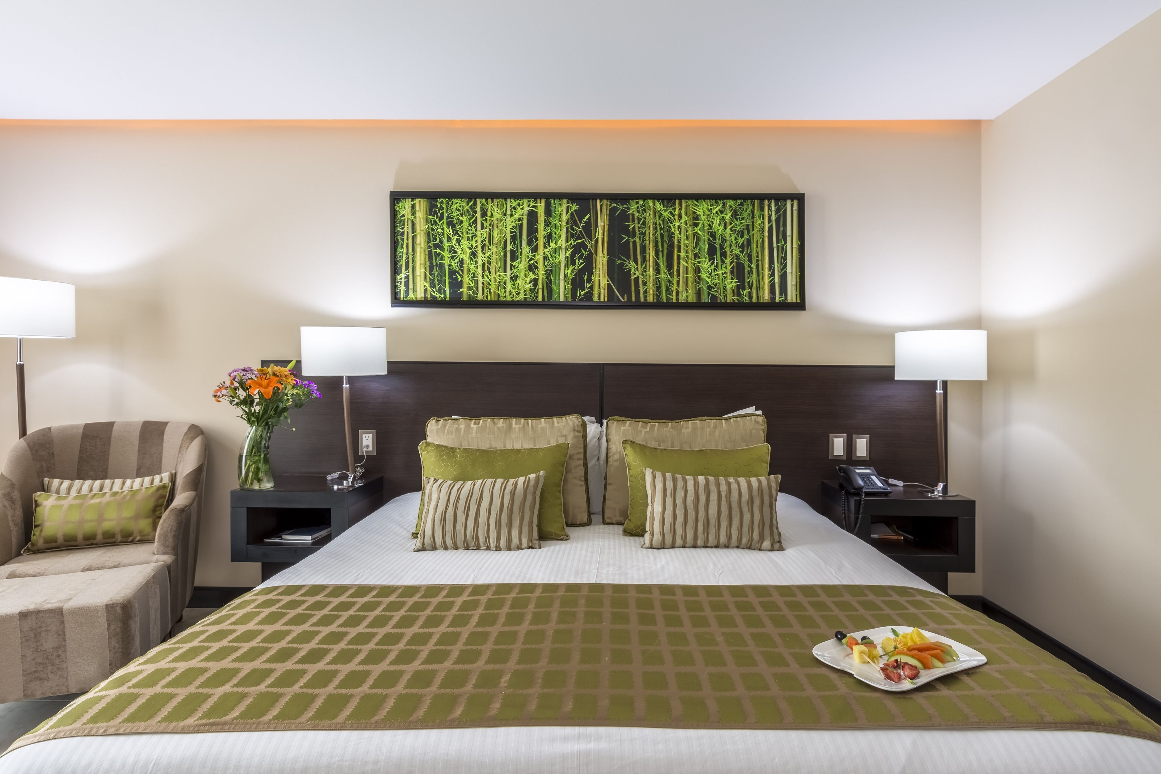 Standard Studio with King Bed | Literie hypoallergénique, couette en duvet d'oie, minibar