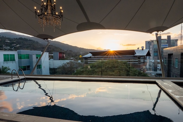 Kolam renang terbuka