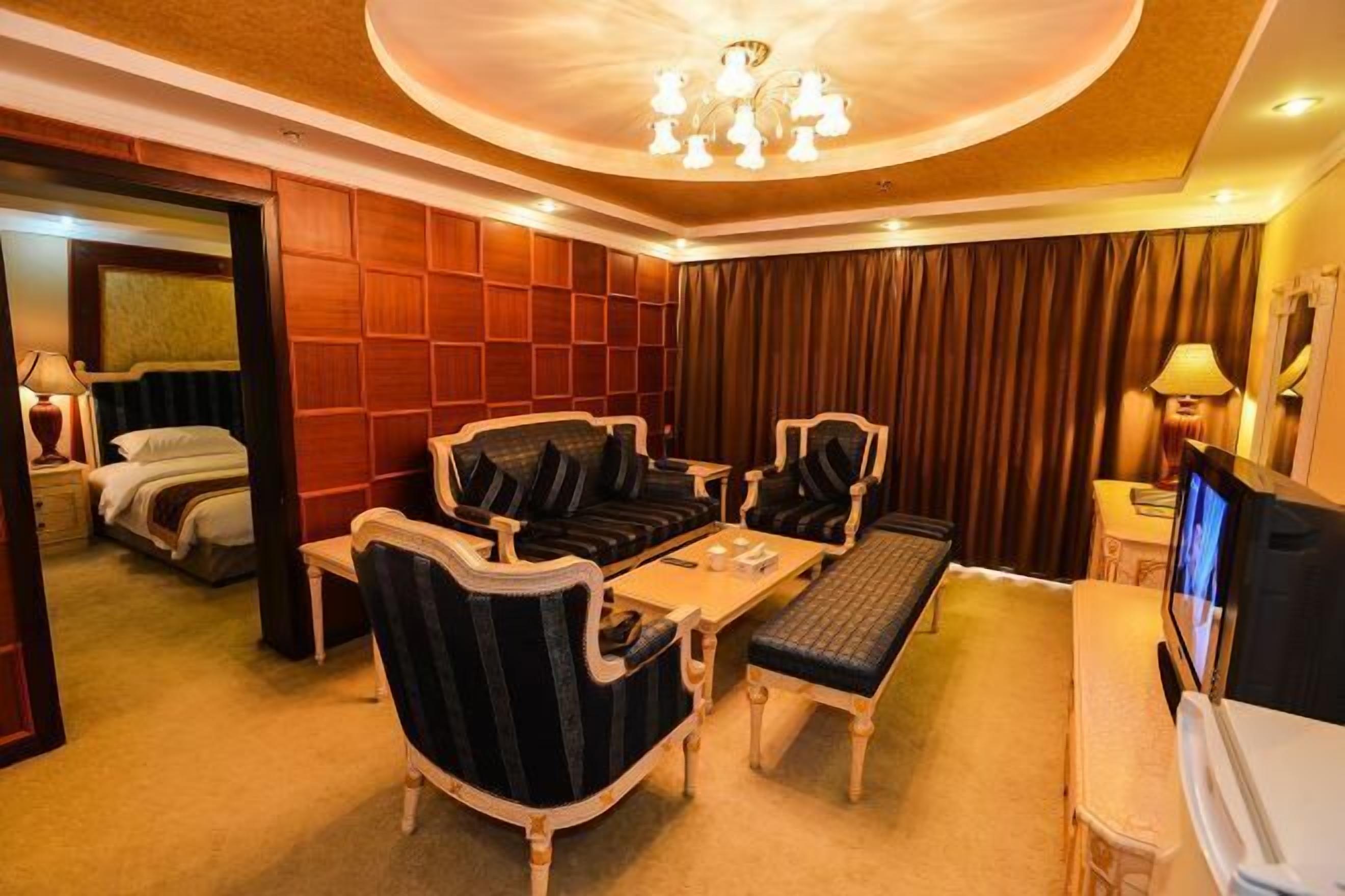 Minibar, Zimmersafe, Wecker