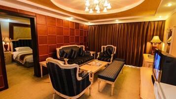 Minibar, in-room safe, alarm clocks