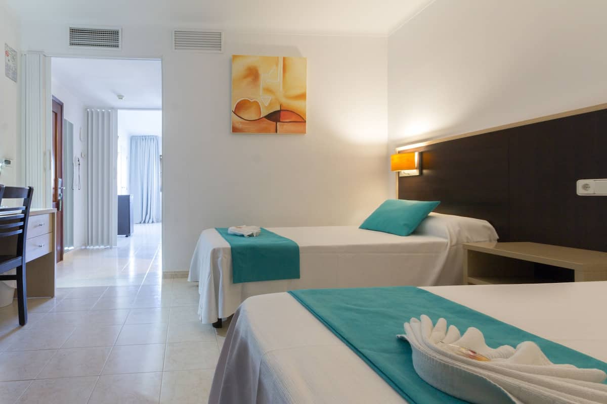 1 phòng ngủ, minibar, két bảo mật tại phòng, bàn