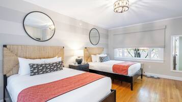 Room 4 | Individually decorated, individually furnished, iron/ironing board
