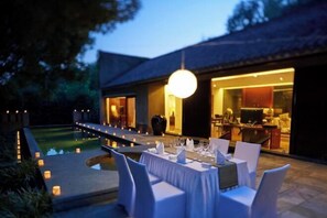 Internet, alarm clocks - Kayumanis Nanjing Private Villa & Spa (Nanjing)