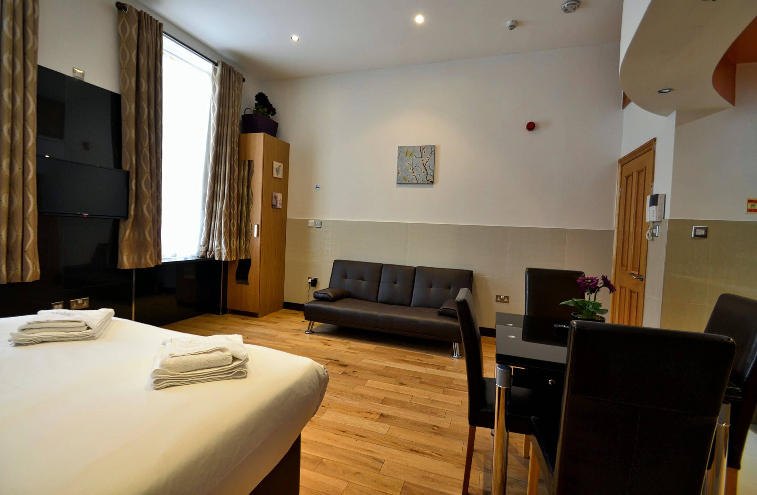 1 bedroom, individually decorated, individually furnished