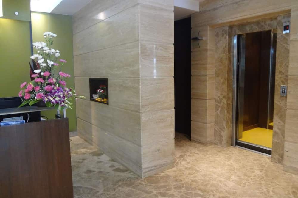 Ascot Hotel