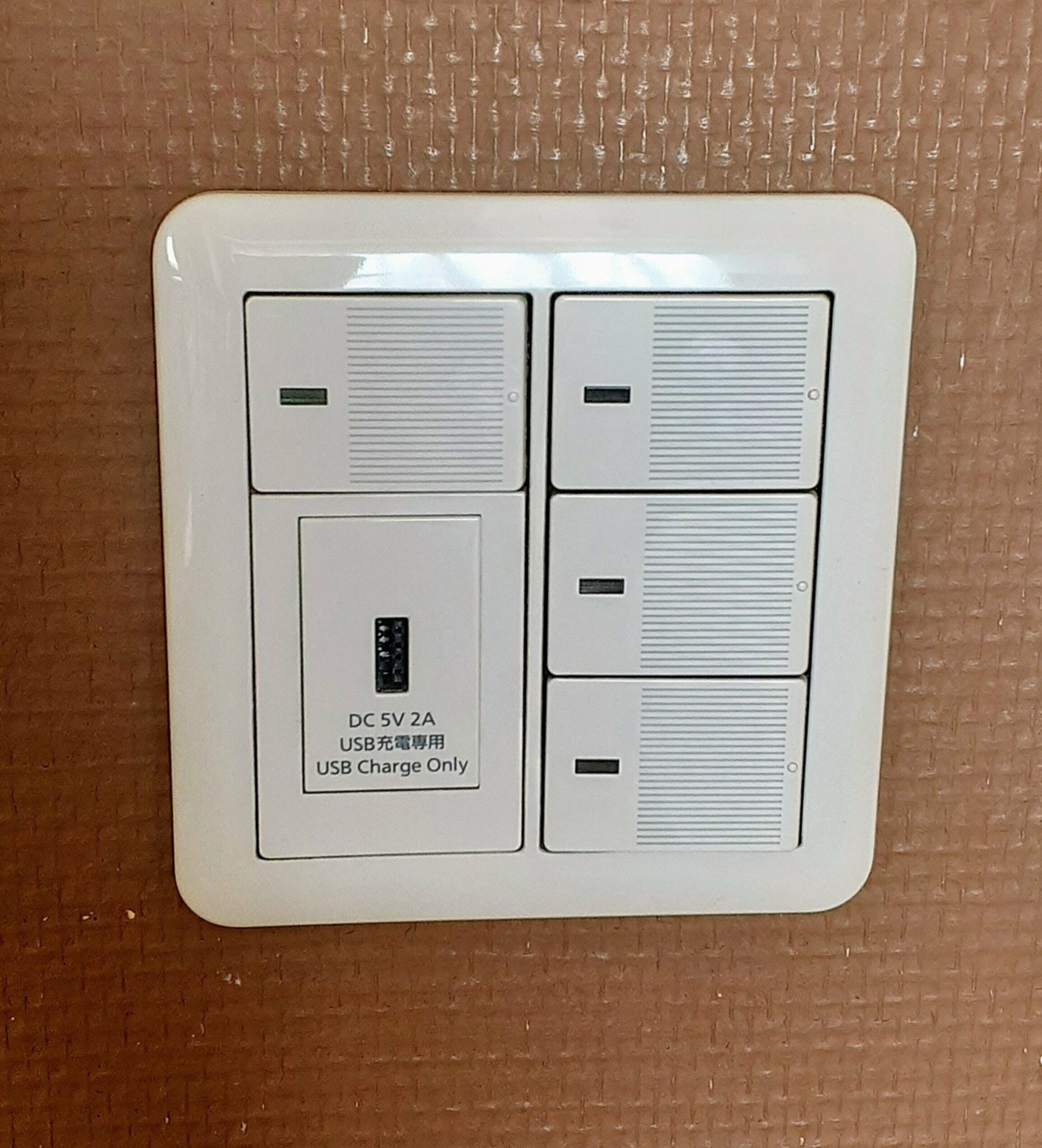 1 bedroom, desk, free wifi