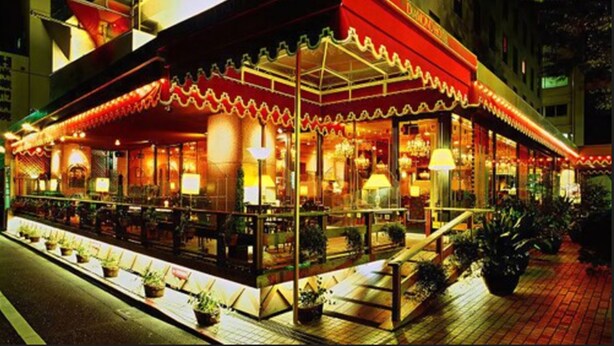 2 间餐厅，供应早餐和午餐