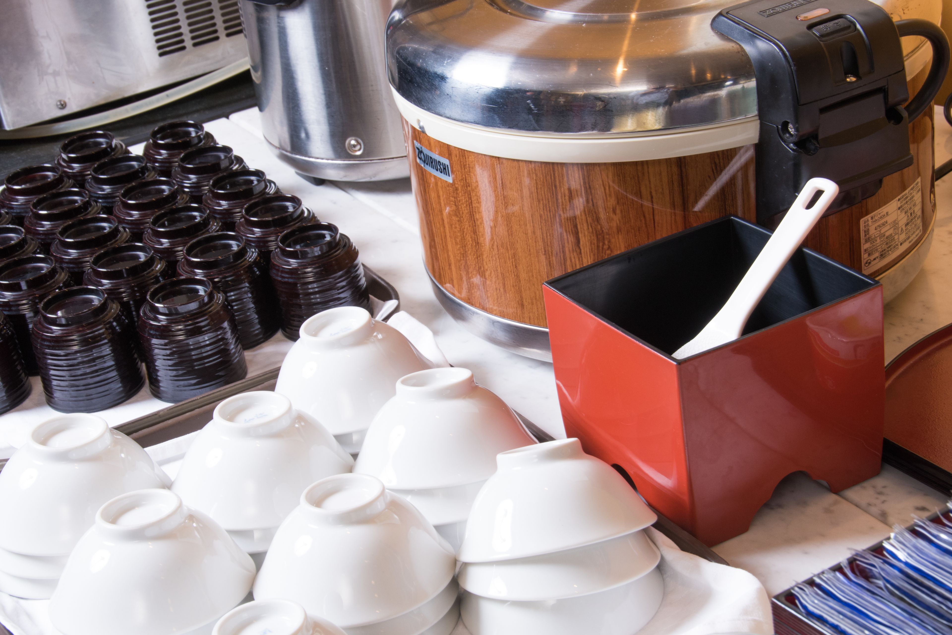 daily buffet breakfast (jpy 1540 per person)