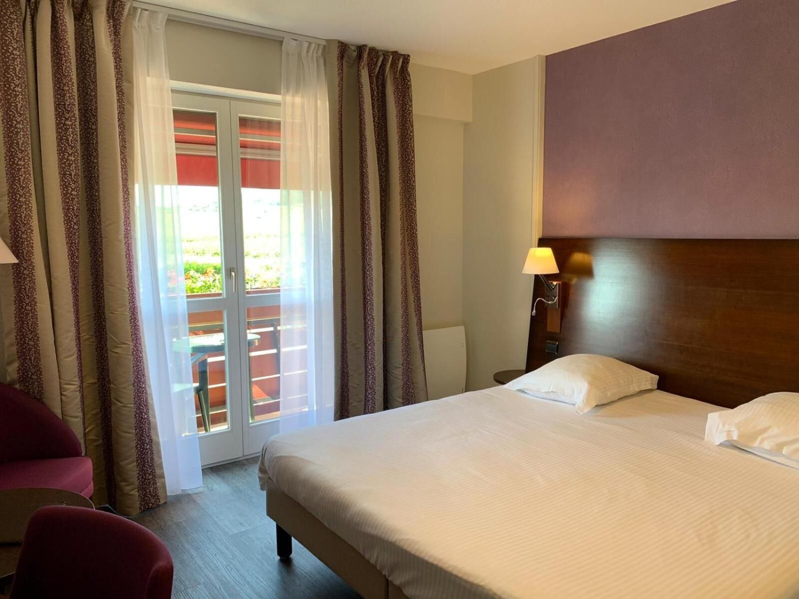 soundproofing, free cots/infant beds, rollaway beds, free wifi