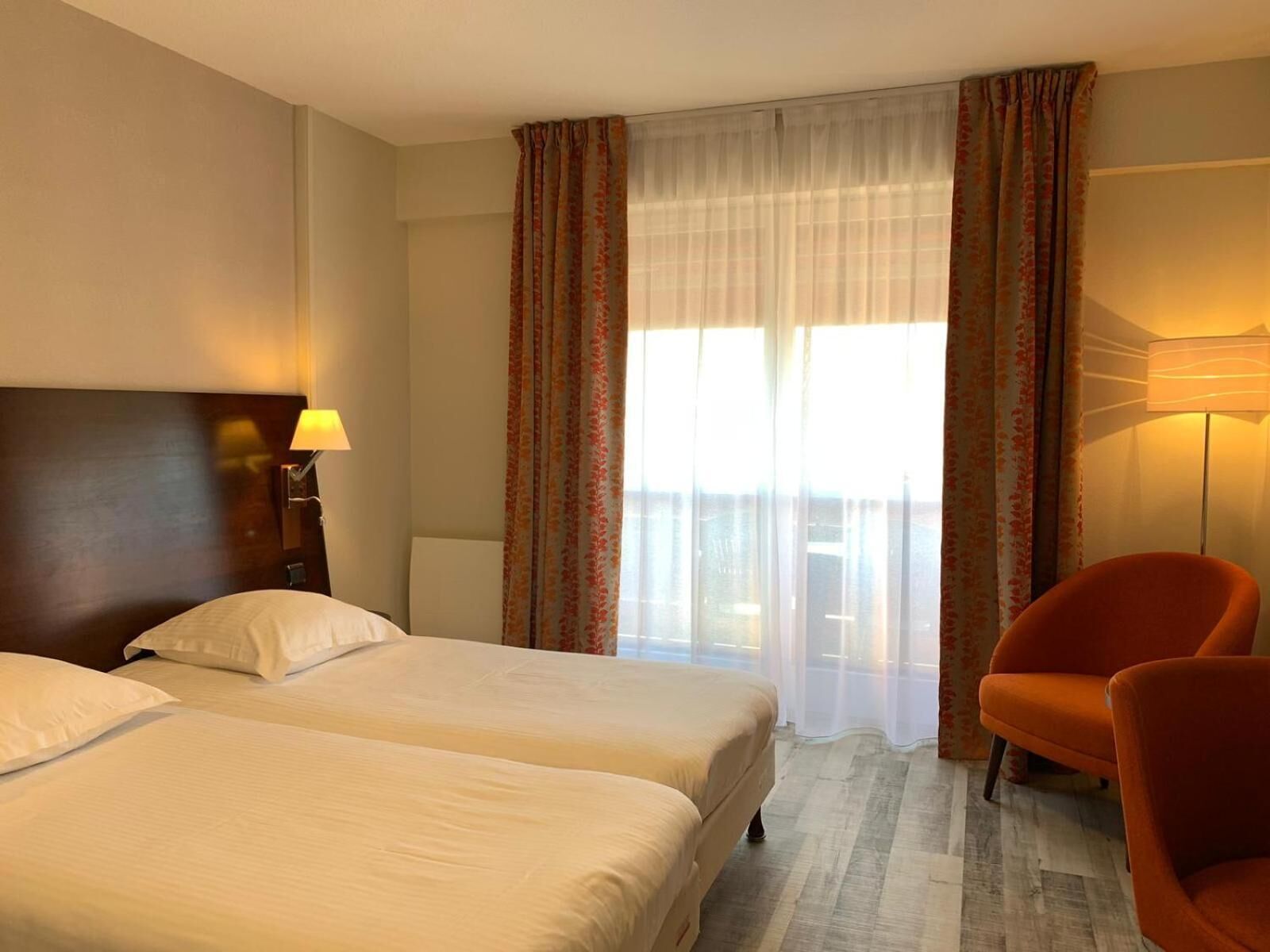 soundproofing, free cots/infant beds, rollaway beds, free wifi