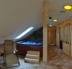 Indoor spa tub