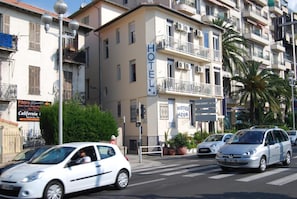 Exterior - Azur (Nice)