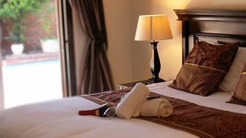 In-room safe, soundproofing, free WiFi