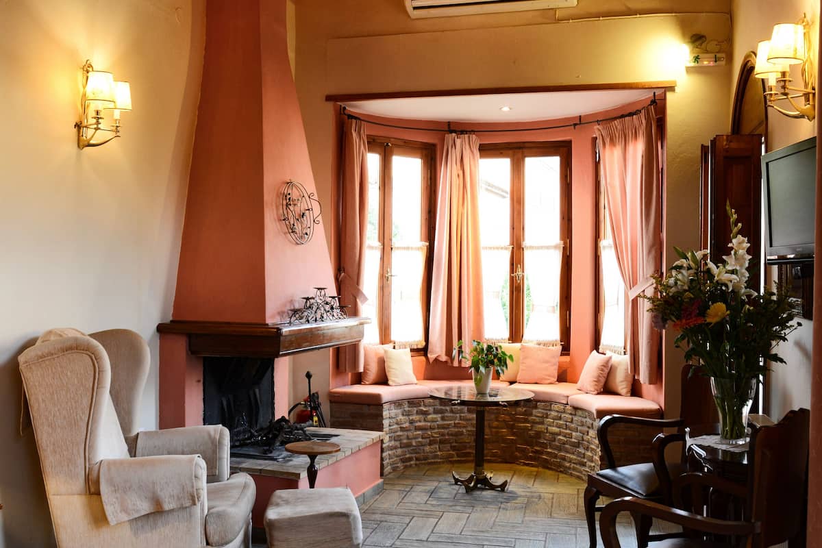 standard suite | in-room safe, soundproofing, free wifi