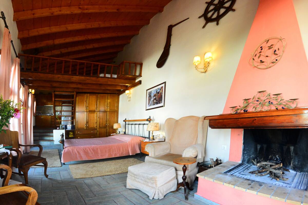 standard suite | in-room safe, soundproofing, free wifi