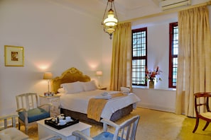 Minibar, in-room safe, free WiFi, bed sheets - Val Du Charron Wine & Leisure Estate (Wellington)