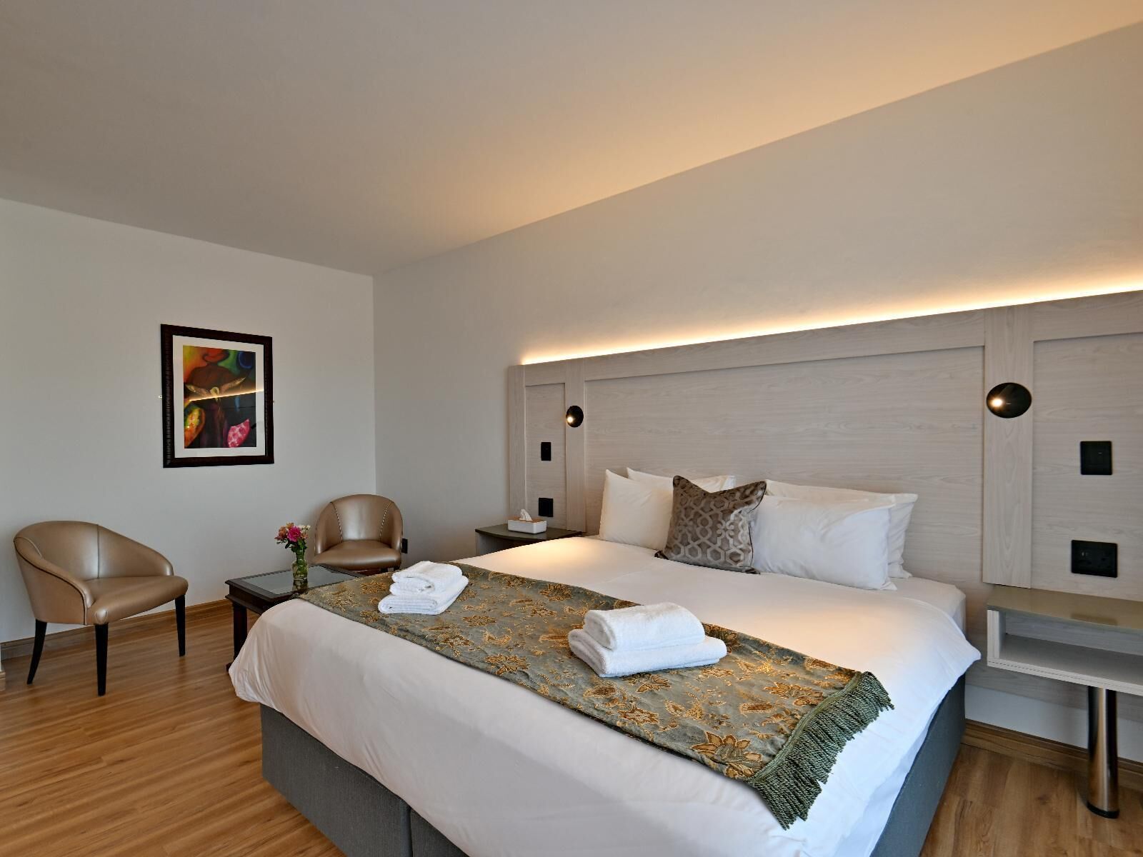 Habitación doble superior | Minibar, caja de seguridad en la habitación, wifi gratis y ropa de cama 